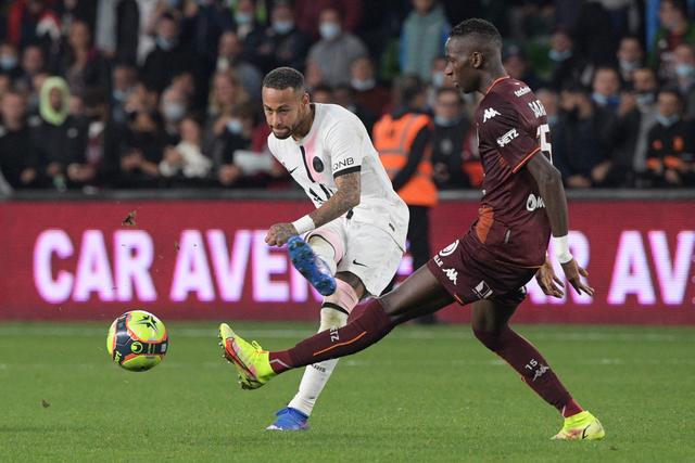 斯诺克世锦赛：吴宜泽晋级16强 范争一憾负肖恩·墨菲